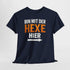 Halloween Shirt - Ich Bin Mit Der Hexe Hier - Lustiges Halloween T-Shirt