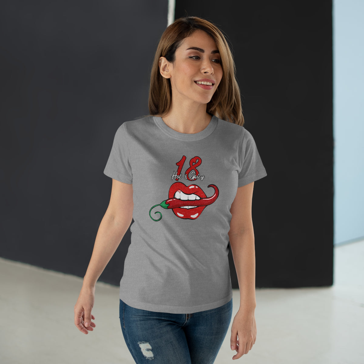 18 Geburtstag - Hot & Spicy - Lustiges Frauen Geschenk T-Shirt